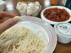 -歹歹的加个面过油肉拌面