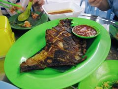 -明记烧鱼美味店