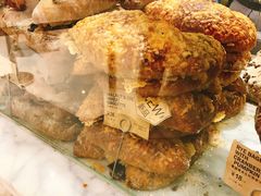 核桃芝士麦法包-PAPER STONE BAKERY(天环店)