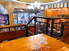 大堂-老东镇啤酒屋海鲜加工·蒸汽海鲜·海鲜烧烤(台东店)