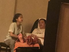 群众睡着了-双子塔酒店