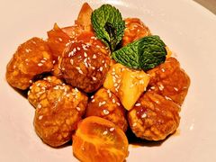 椰果菠萝咕噜肉-闻见中国海南菜(K11店)
