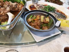 茶树菇炒牛肉-品鱼庄酒家(新世界大酒店店)