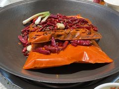 没兑水之前的锅底-龙厂长老火锅(抚琴店)