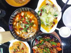 -醉美云南·云南菜主题餐厅(昆明站北京路双龙商场店)
