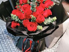 -何兮花店·气球派对鲜花店(马桥银春路万科城店)