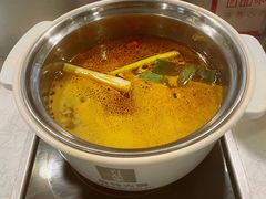 -百品聚旋转火锅(万德庄店)