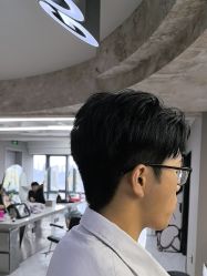 -宫铭烫发染发接发店