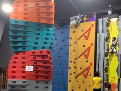 -嗨马乐动室内潮玩运动·团建·轰趴·桌游(南丰汇店)