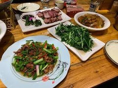 -老滇山寨•云南特色菜•地方菜•民族风情歌舞表演(金碧店)