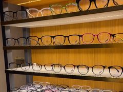 -优医视平价眼镜蔡司依视路折扣工厂店(十里堡店)