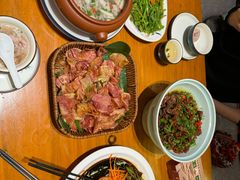 -老滇山寨•云南特色菜•地方菜•民族风情歌舞表演(金碧店)