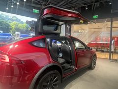 -TESLA 特斯拉(上海太古汇体验店)