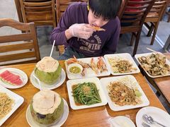 -两兄弟Song Pee Nong(2号店)