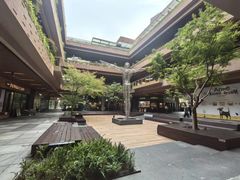 -瑞虹新天地月亮湾