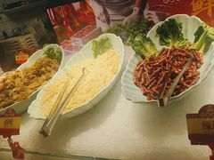 -四囍码头海鲜烧烤自助火锅(外滩南京东路悦荟广场店)