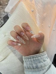 -芊屿芊浔美甲