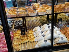 面包甜点陈列柜-超港·蛋糕面包(国购店)