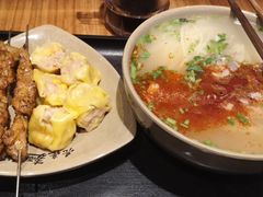 -亮亮面馆(经六路店)