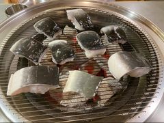 -围炉肉舍•炭烤活鳗•丹东海鲜烤肉(步行街店)