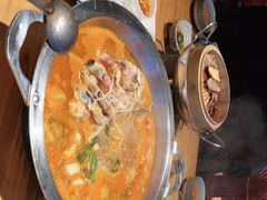 -野山舂·贵州现舂酸汤火锅(鸿通城店)