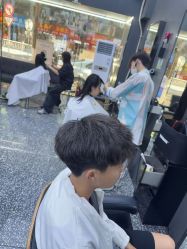 点击看大图 -藤野造型专业烫染接发