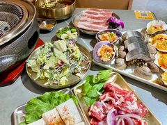 -围炉肉舍•炭烤活鳗•丹东海鲜烤肉(步行街店)