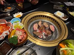 -山川小町·极番烧肉(新地假日广场店)