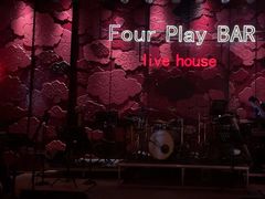 -FOUR PLAY BAR