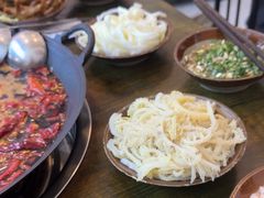 -黄潇洒老火锅(九眼桥宏济巷店)