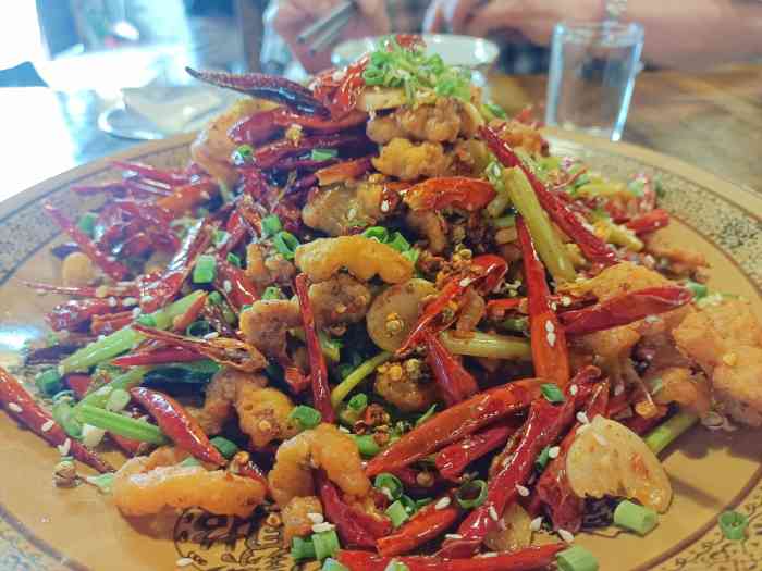 庭院小酌-"位置:都江堰南桥景区停车场,往南街走那个.