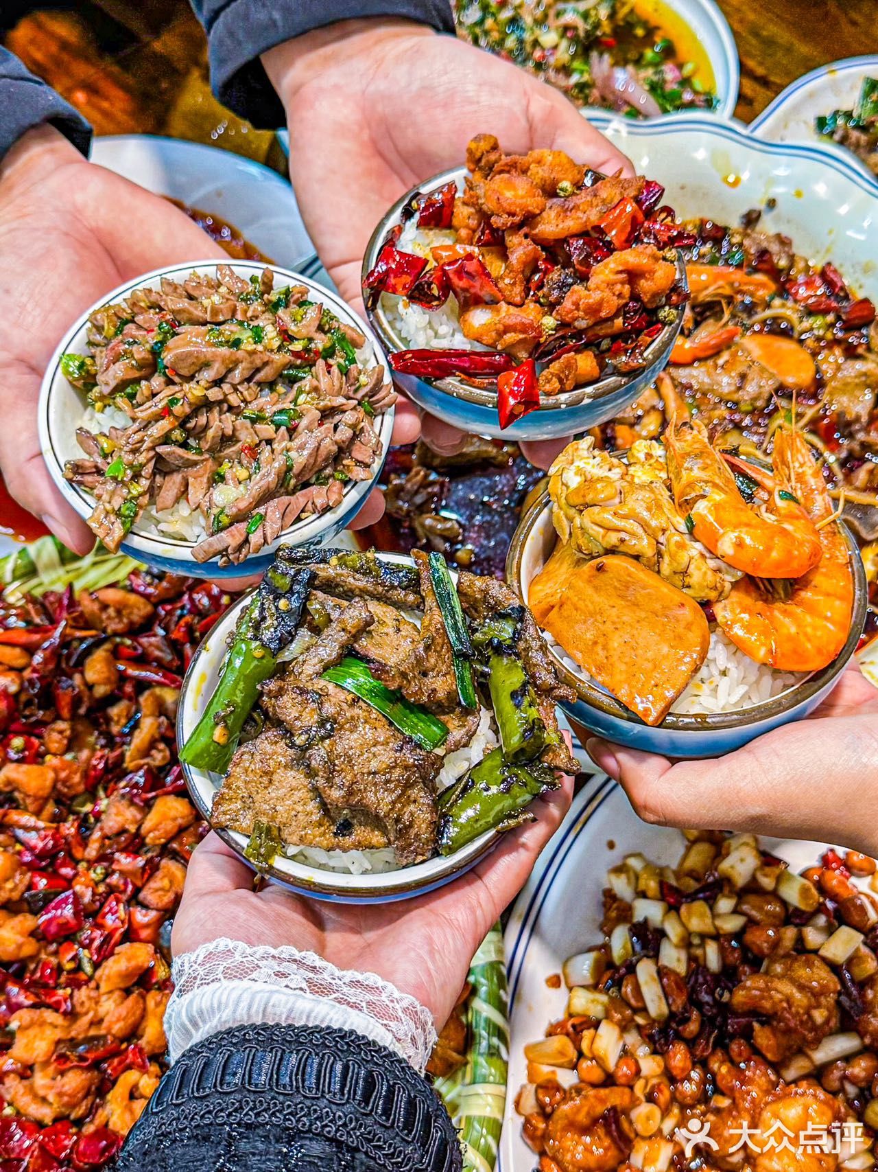 解放碑藏着一家性价比天花板——月半！不管你是本地干饭人