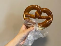 德式碱水面包-巴黎贝甜(大宁国际商业广场店)