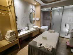 -香港倾城国际·美容美体中心