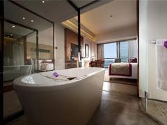 -三亚湾海居铂尔曼度假酒店