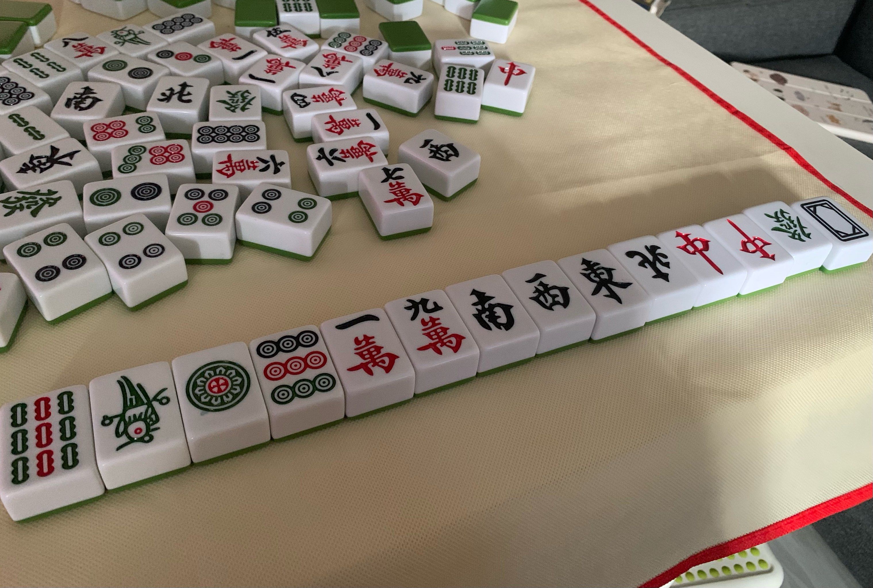 集拼图记生活七夕外面哪里都是人,我选择在家里打麻将!