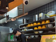 -呼啦面馆·头牌豌杂面(建新东路店)