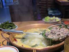 -洱火云南酸菜牛肉火锅(石景山当代商城店)