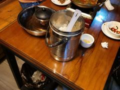 -临江餐馆二楼美食部落