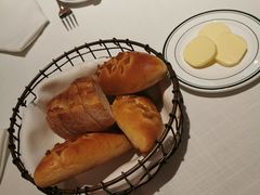 餐前包-Wolfgang’s Steakhouse 沃夫冈牛排馆(上海白玉兰广场店)