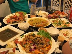 -J Daeng Seafood
