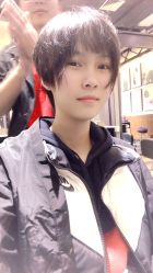 -FRIDAY星期五专业美发沙龙