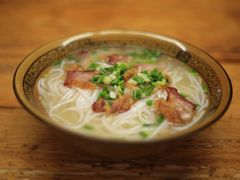 -肇兴特色牛肉粉