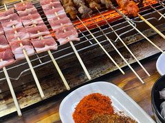 -哈尔滨小酒馆·鲜肉现穿自助烧烤(康新花园店)