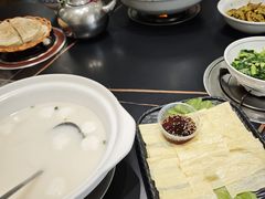 -鱼头泡饭·湖北菜·非物质文化遗产(岳家嘴总店)