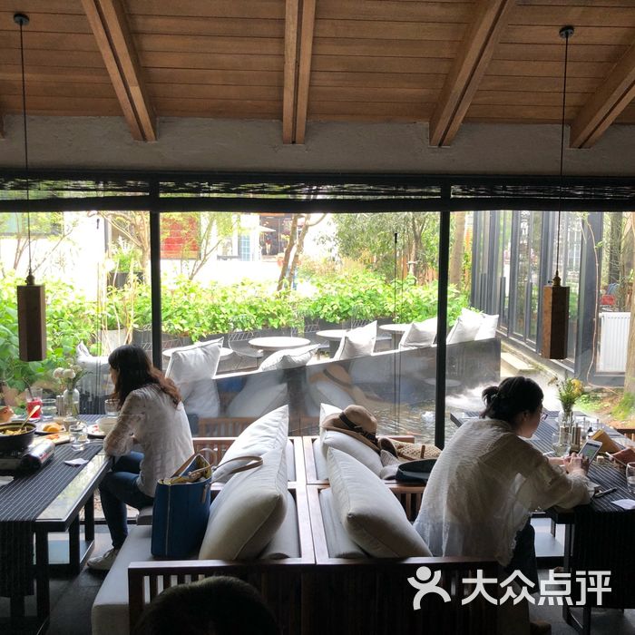 月芽 自由餐廳