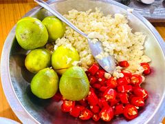 简单粗暴的标配酱料-海恋园海鲜餐馆