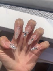 -丽心自助美甲美睫