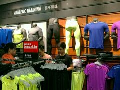 -NIKE上海青浦换季优惠店