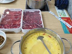 -杨老板·海鲜集市火锅·鲜切牛肉(中防万宝店)